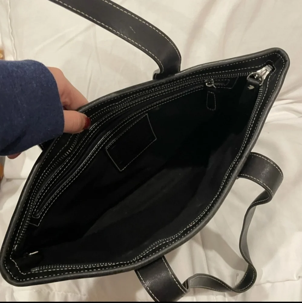Coach tote - Picture 2 of 2